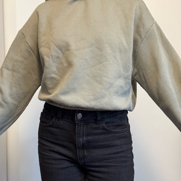 ZARA Green cropped Hoodie - Picture 2 of 2